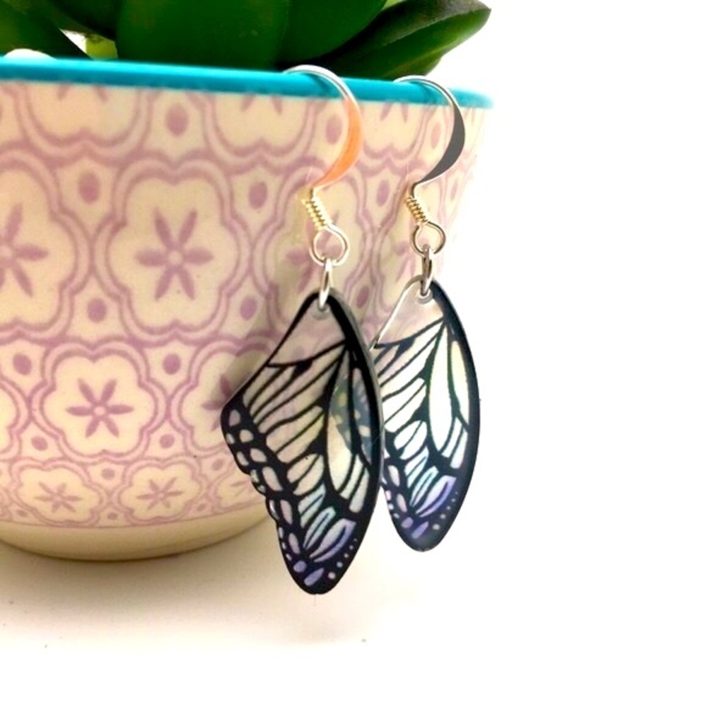 Translucent Butterfly Wing Ear Jewelry - Picture 5 of 6